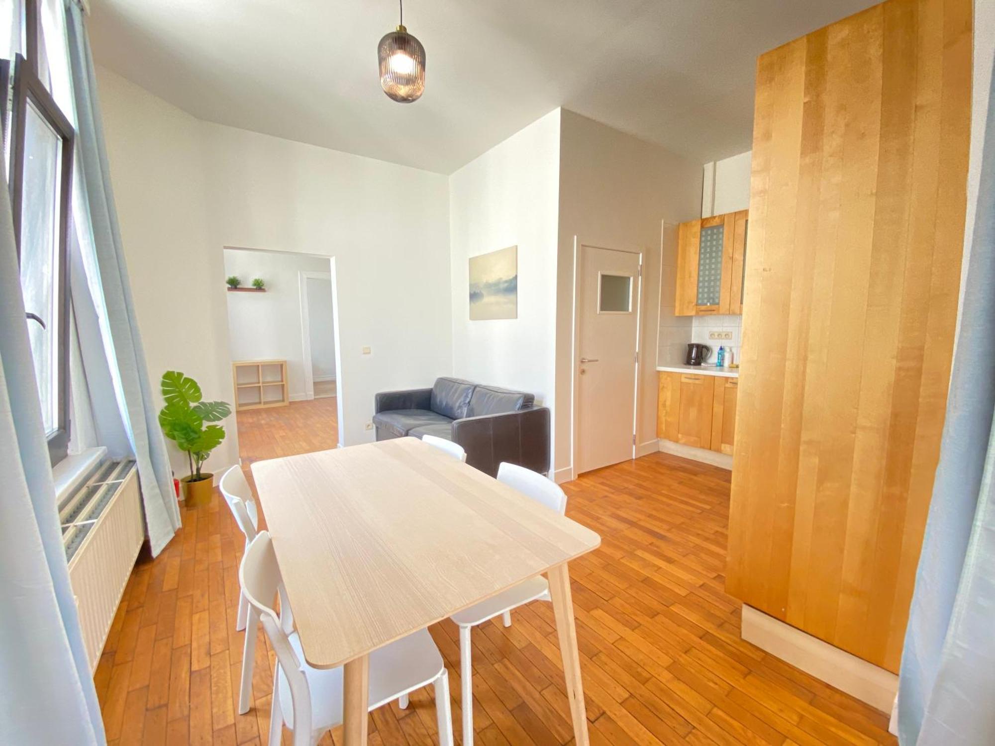 Authentic Apartments In The Center Of アントウェルペン エクステリア 写真