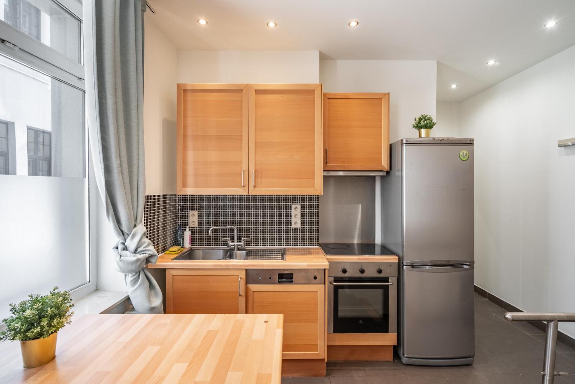 Authentic Apartments In The Center Of アントウェルペン エクステリア 写真